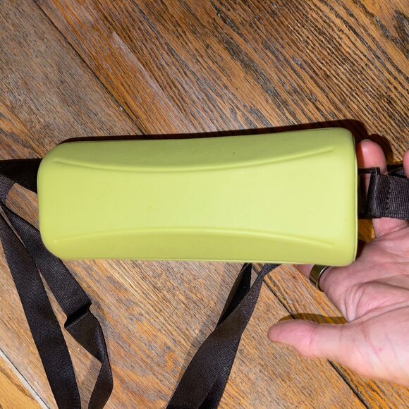 SONY hard case moss green/never used/measures 7.5 x 4x3 (magnetic close flap) - Picture 7 of 7